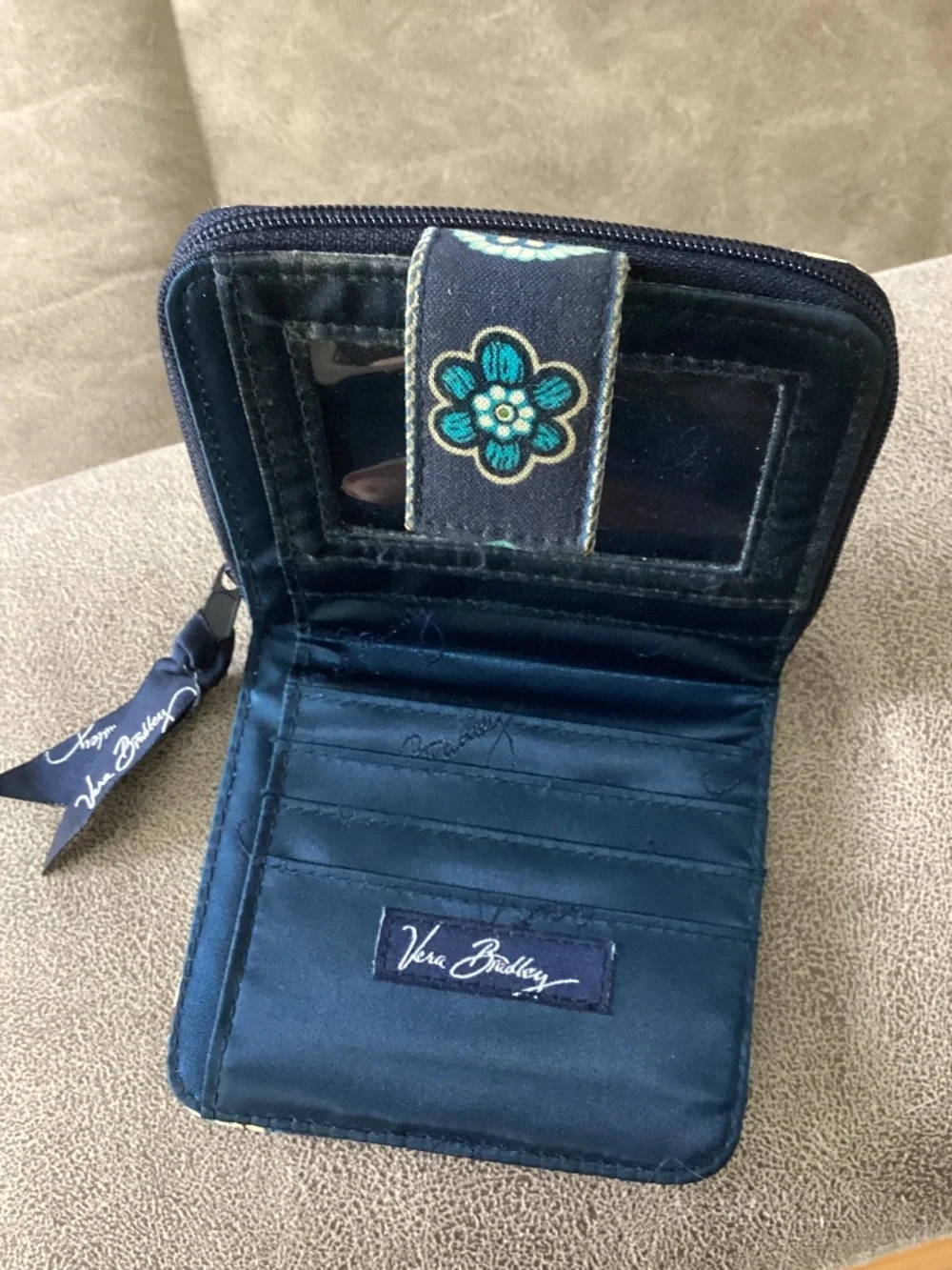 Vera Bradley vintage bifold blue floral wallet like new - Picture 6 of 6